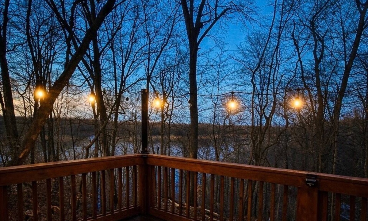 Nancy Cabin | Hot Tub & Seasonal Views of Lake Cumberland