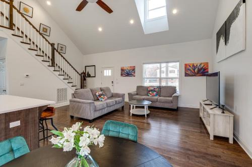 Cave Spring House | Hot Tub & Yard: 'Temptation Stays' Home in Roanoke