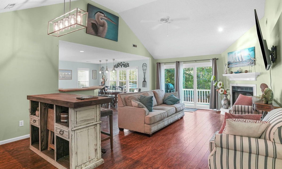 Myrtle Grove House | House Heron: Family Oasis & Pro Workspace