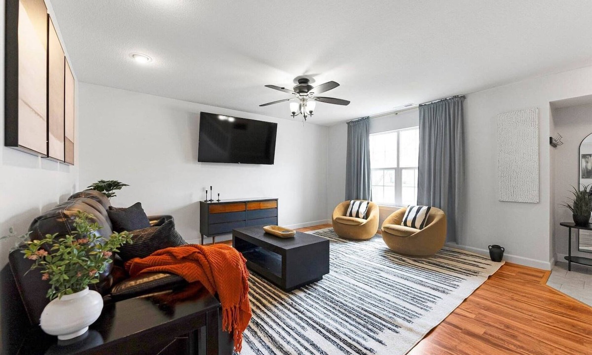 Huntertown House | Huntertown 4 Bed! Pets LOVE Fenced Yard & Garage