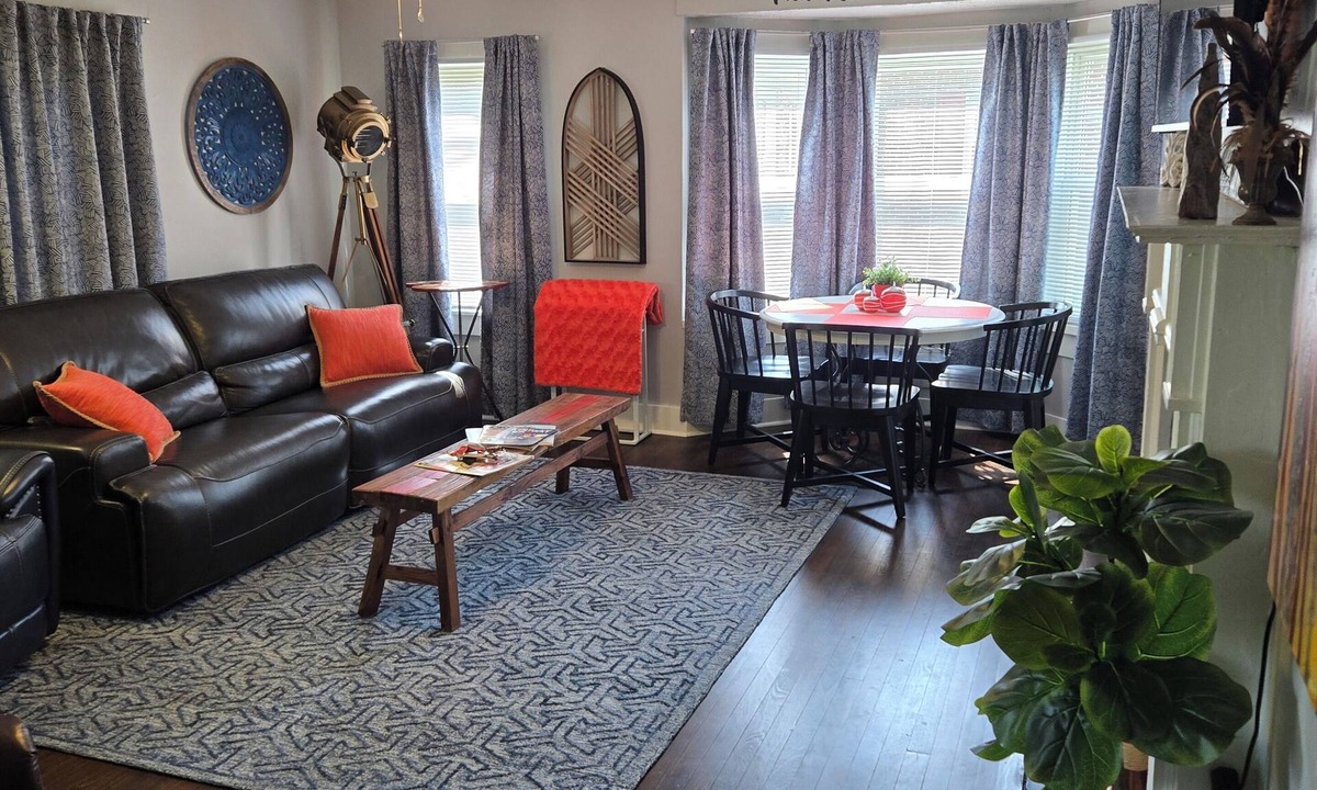 Glasgow Cottage | IDA'S COTTAGE. Close to caves and lakes. Beautiful decor. Simply the best!