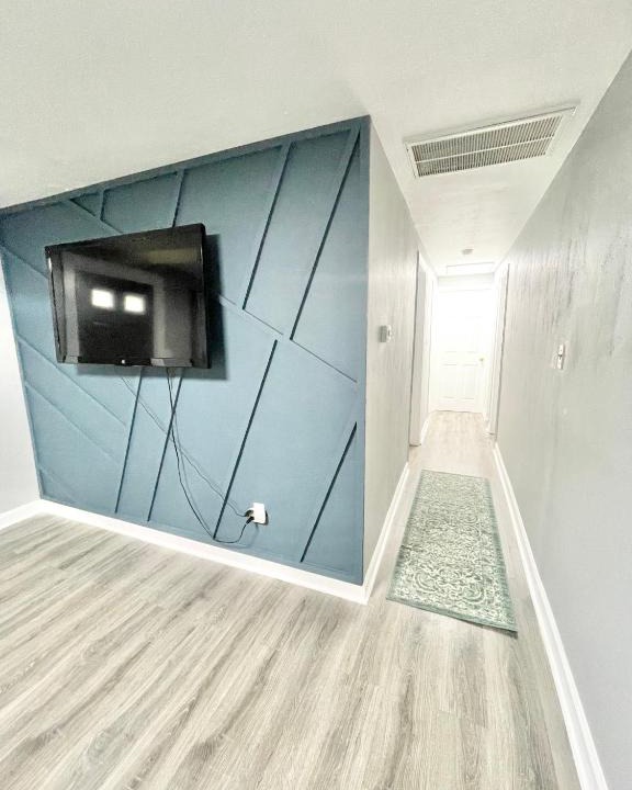 Hampton House | Ideal location near Peninsula Towne Center 2