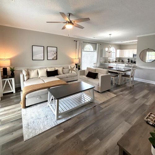 Central Myrtle Beach Apartment | Immaculate Myrtlewood