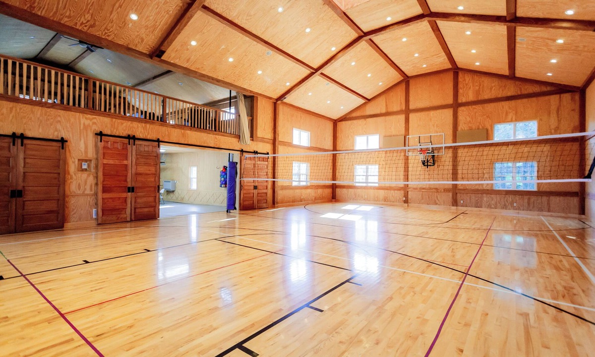 Linn Grove House | Indoor Gymnasium, Seasonal Pool, 7 Bedroom, Sleeps 28
