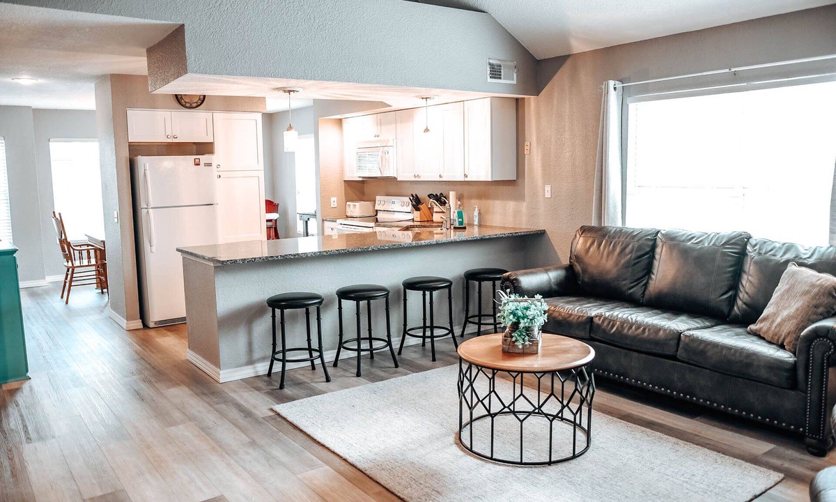 Table Rock Condo | Indoor/Outdoor Pools, Golf, Pickleball, Fishing, Etc—Updated in Pointe Royale!
