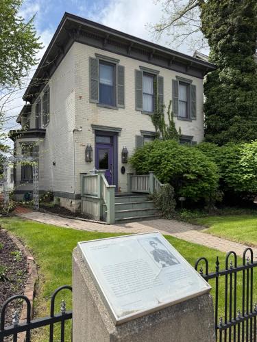 West Central Hotel | Inn1854