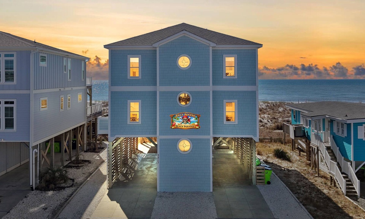 Long Beach House | Jolly Rogers: Oceanfront Paradise with Pool, Sleeps 20, 7 bed/5.5 bath and two kitchens!