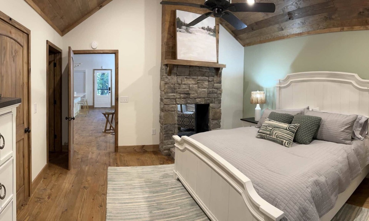Mentone House | June Value +Hot Tub +Indoor & Outdoor FirePlace+Private