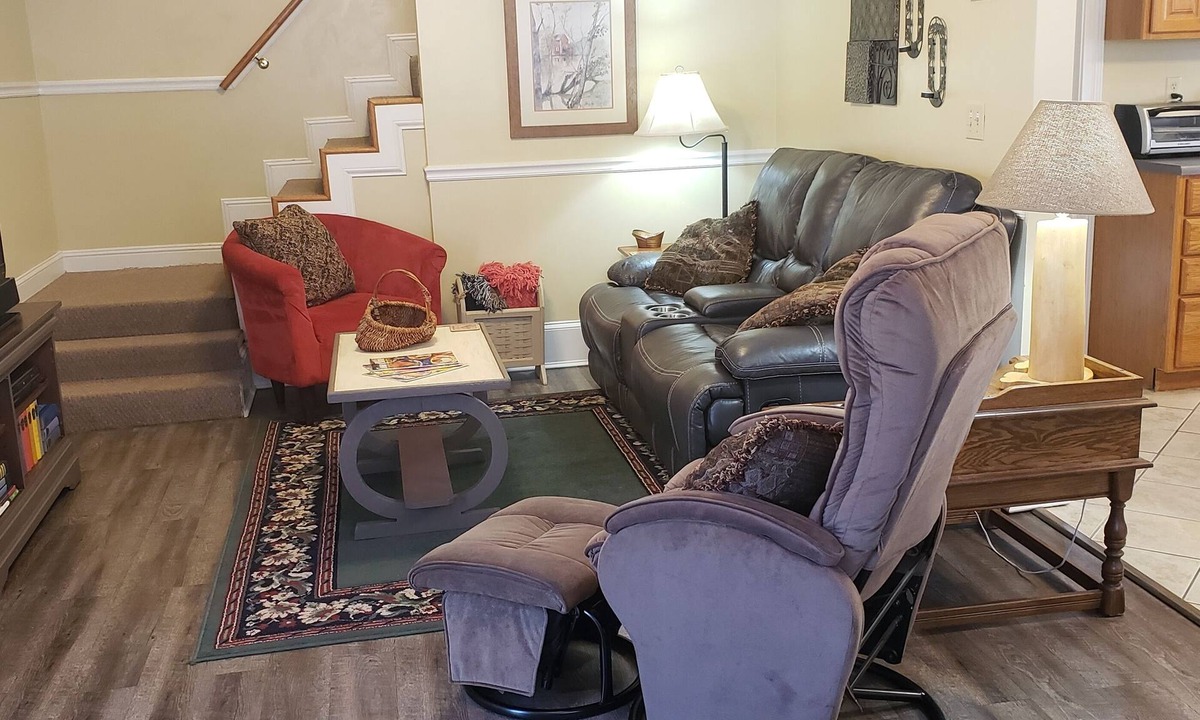 Signal Mountain House | KING Bed, 60"Roku TV, 3pmCk-In/Noon Ck-Out, Private, Q.Murphy Bed, Full Kitchen