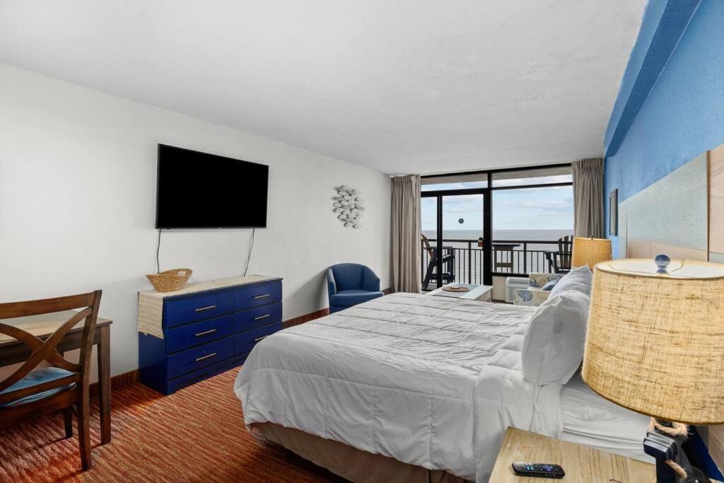 Myrtle Beach Hotel | King Oceanfront Studio Amazing Beach Views