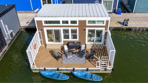 Nancy House | Knot Workin - Floating House on Lake Cumberland