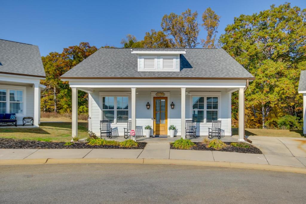 Greenwood House | Lake Access & Boat Slip: Greenwood Cottage!