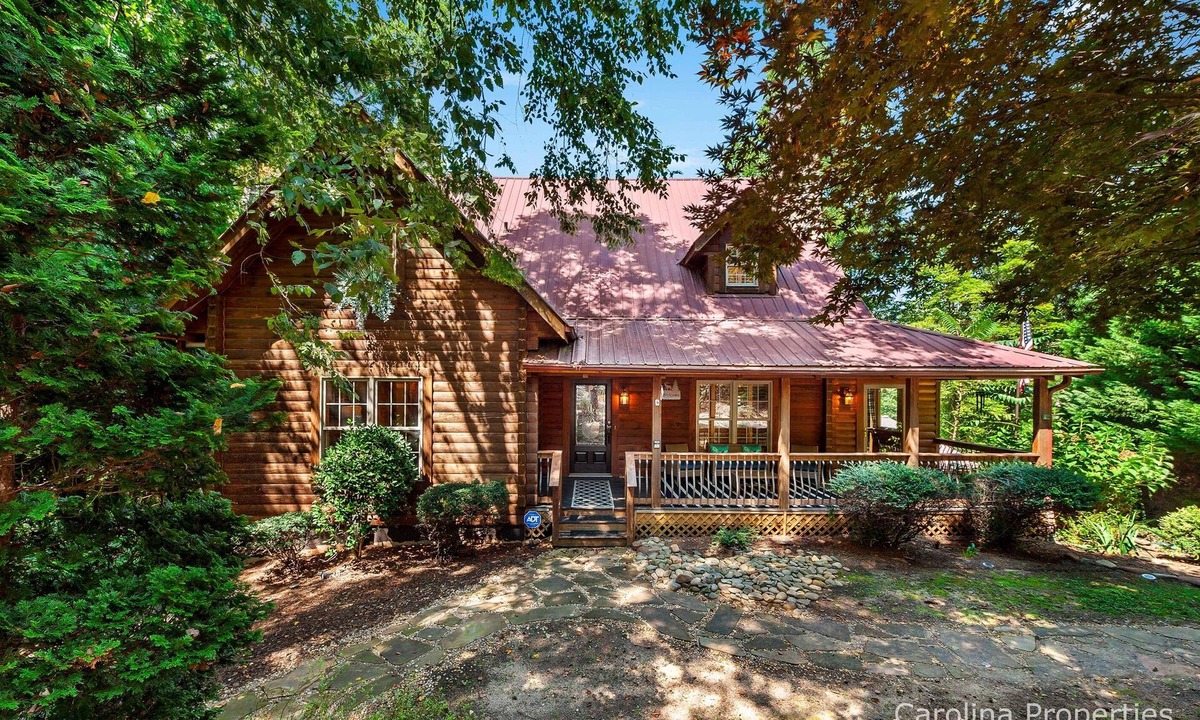 Mill Spring Cabin | Lake Adger Lakefront, Hot Tub - Big Cat Mountain House by Carolina Properties