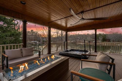 Rock Hill House | Lake House, Fire Table, Hot Tub, Screened in Porch