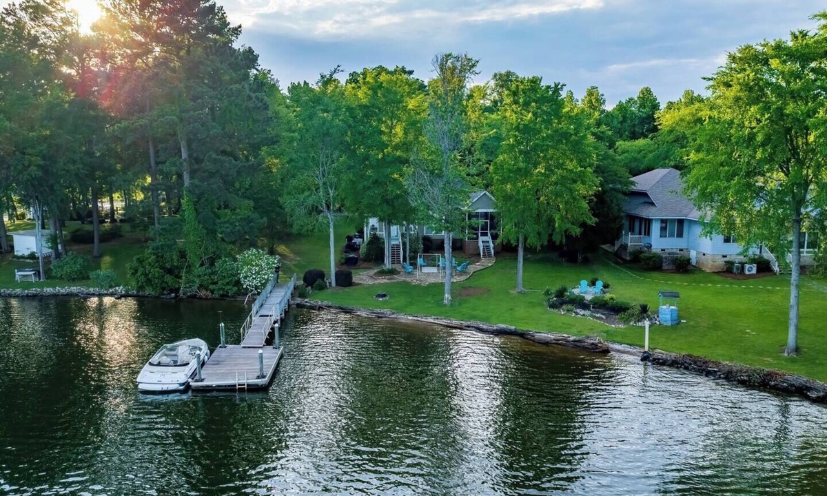 Prosperity House | Lake Murray Waterfront w/private dock