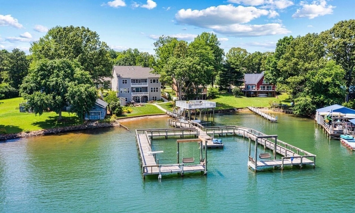 Denver Villa | Lake Norman Lakefront Estate — Sleeps 22, Movie Theater, Biggest Dock on the Lake (3,400 sqft), 2 Full Chef's Kitchens, Resort-Style Living