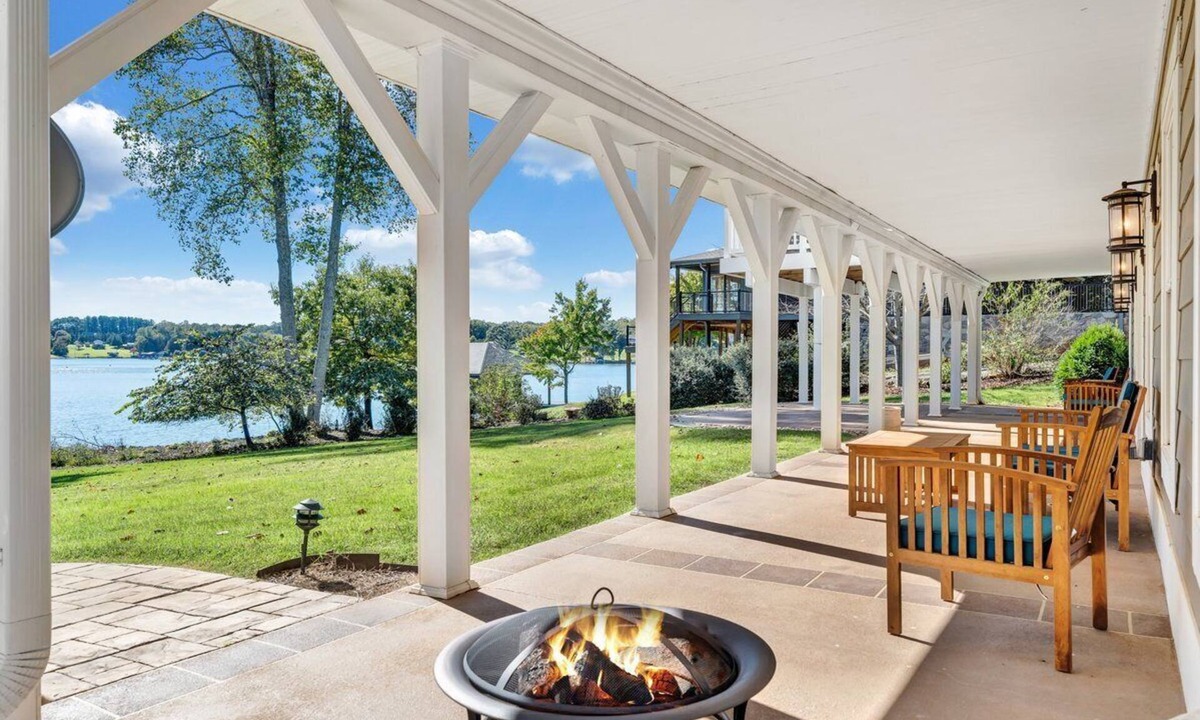 Moneta House | Lake Paradiso - Lakefront Home with Private Dock