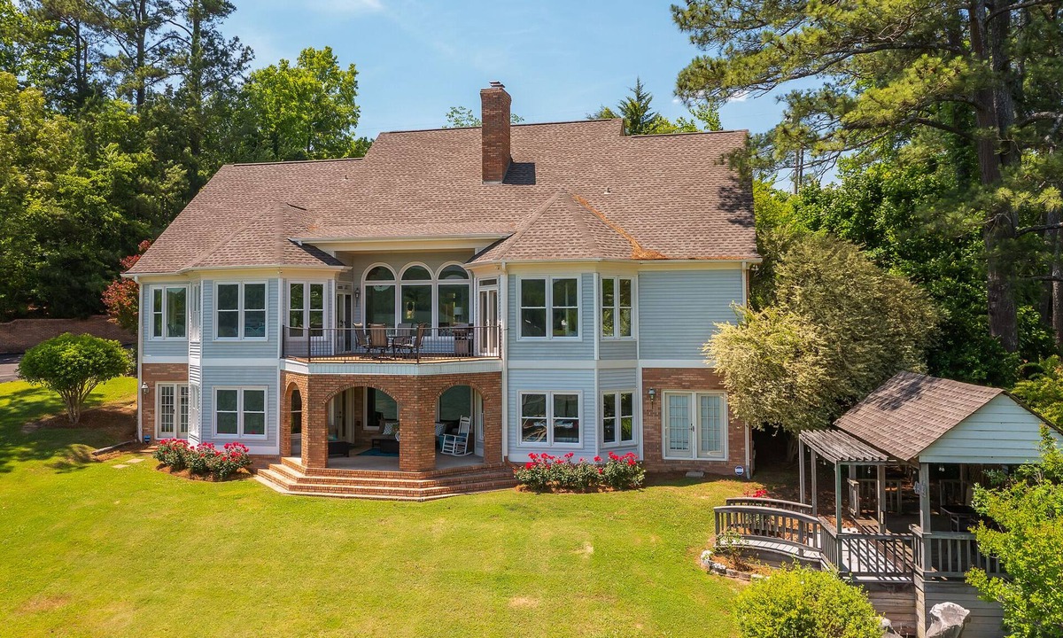 Crane Hill House | Lake Therapy - Gazebo on the lake, easy walk to the water!