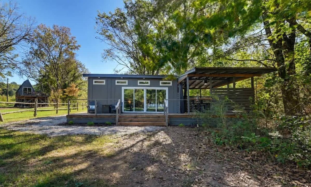 Cherokee Cabin | Lakefront cabin for couples with*private hot tub*