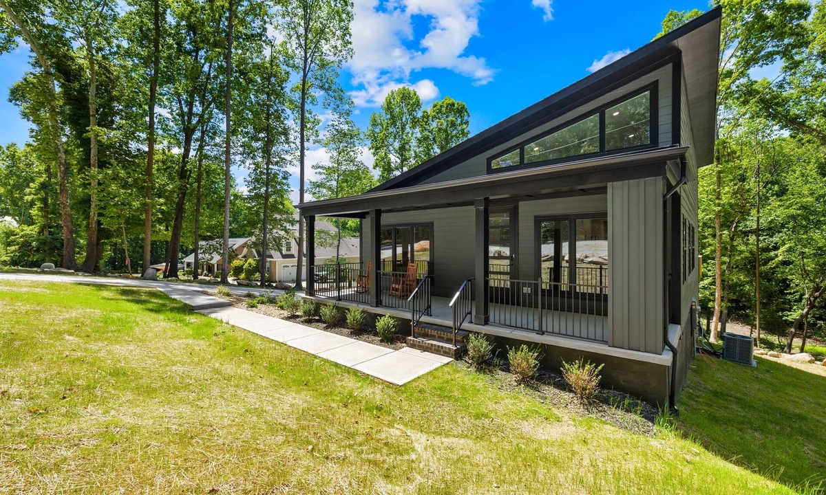 Terrell House | Lakefront Home w/Guest Suite + Kayaks & Firepit