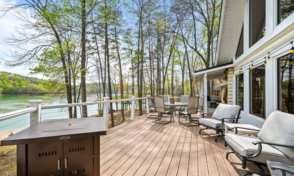 La Follette House | Lakefront Lodge: Covered Dock, Hot Tub, Fire Pit
