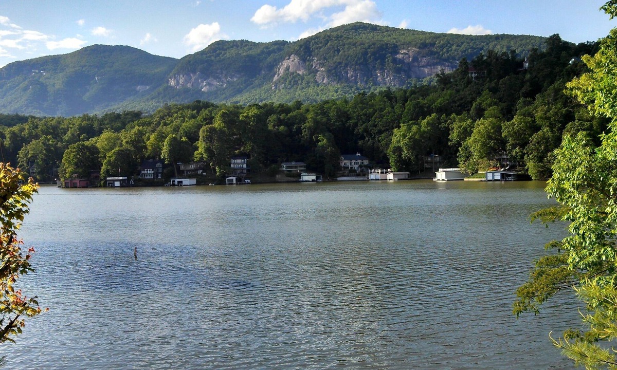 Lake Lure Cabin | Lakefront-Private Cozy Cottage with Beautiful Views Directly on Lake Lure!