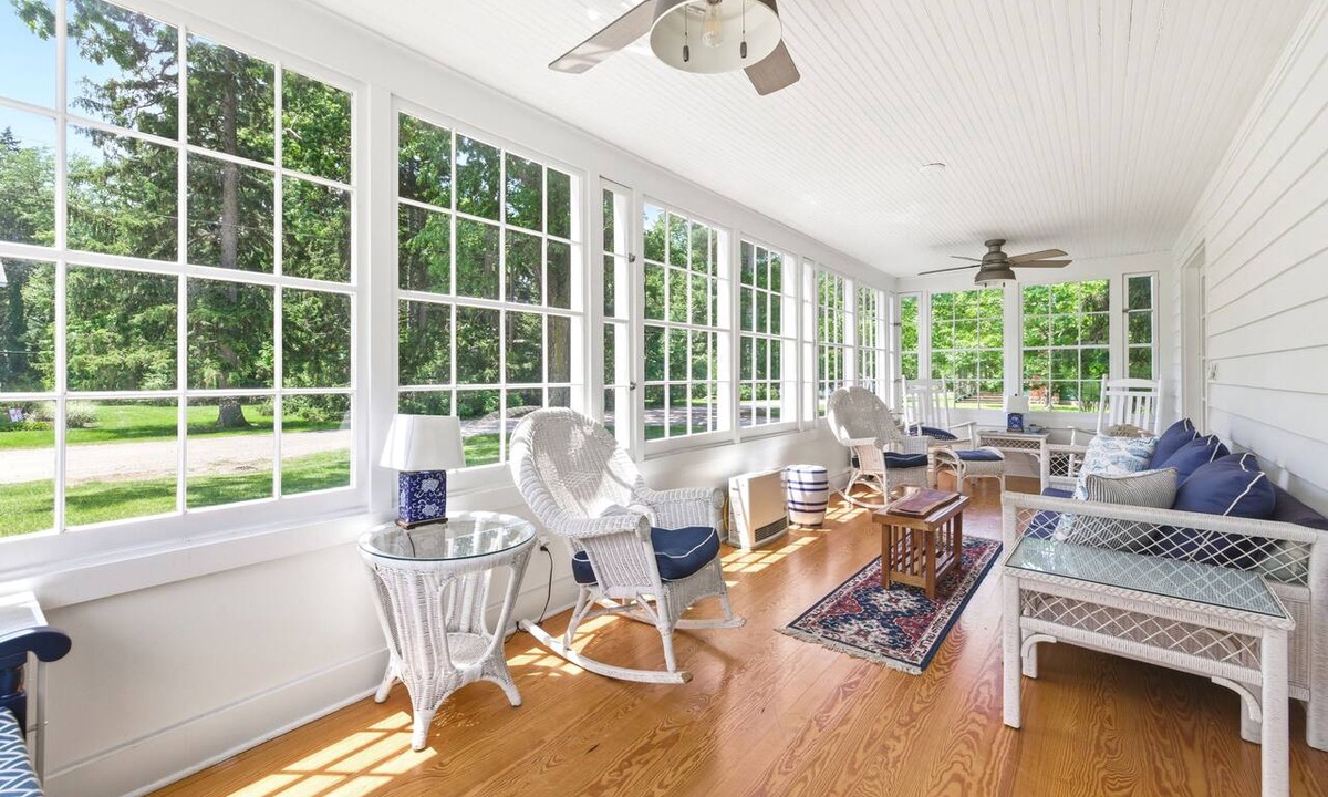 Lakeside Cottage | Lakeside Home Walking Distance To Association Beach!