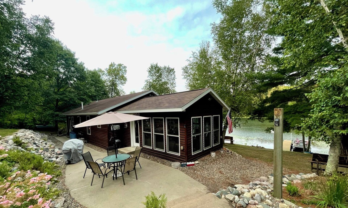 Park Rapids House | Lakeside Solitude - New Listing- Enjoy a beautiful cabin on quiet Lake