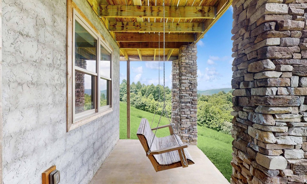Maynardville House | Lakeview Retreat Near Norris Lake Marina・Fire pit