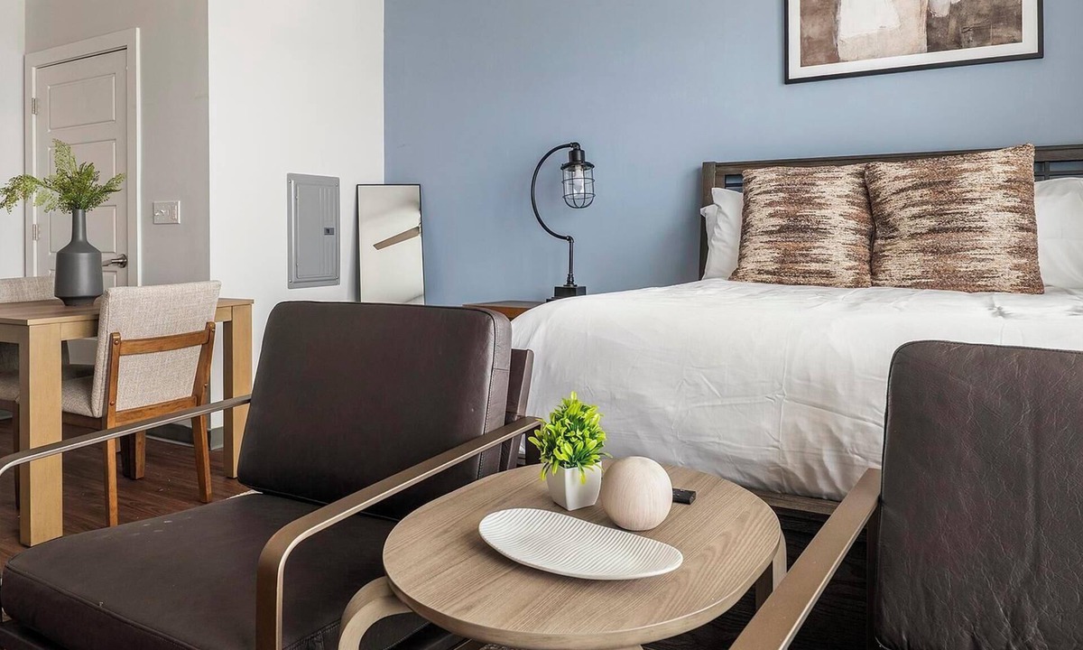 Five Points South Apartment | Landing | Amazing Studio, Yoga Studio, Gym