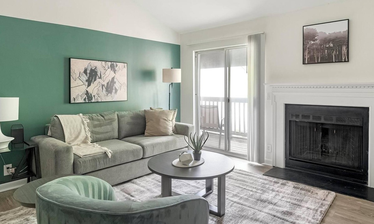 Green Hills Apartment | Landing | Beautiful 1BD, Pool, Gym