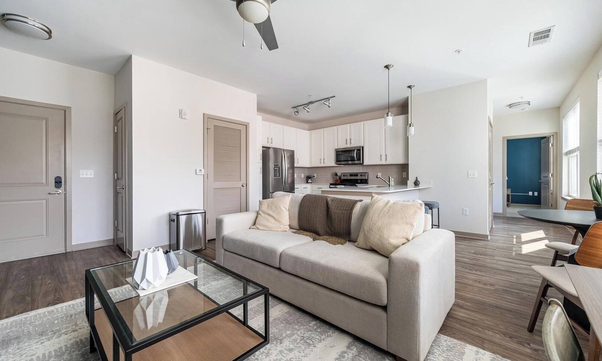 Knoxville Apartment | Landing | Chic 1BD, Gym, Clubhouse