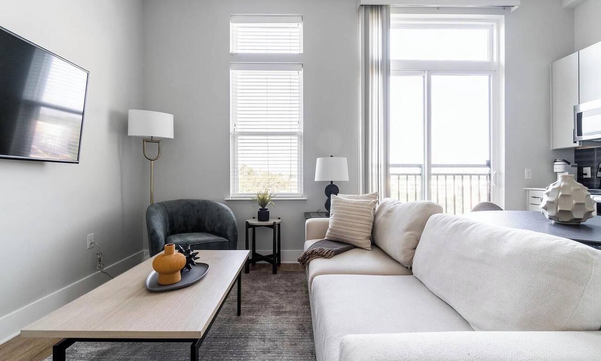Downtown Apartment | Landing | Chic Studio, Courtyard, Pool