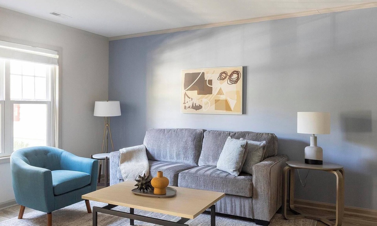 Crabtree Apartment | Landing | Spectacular 2BD, Gym, Tennis Court