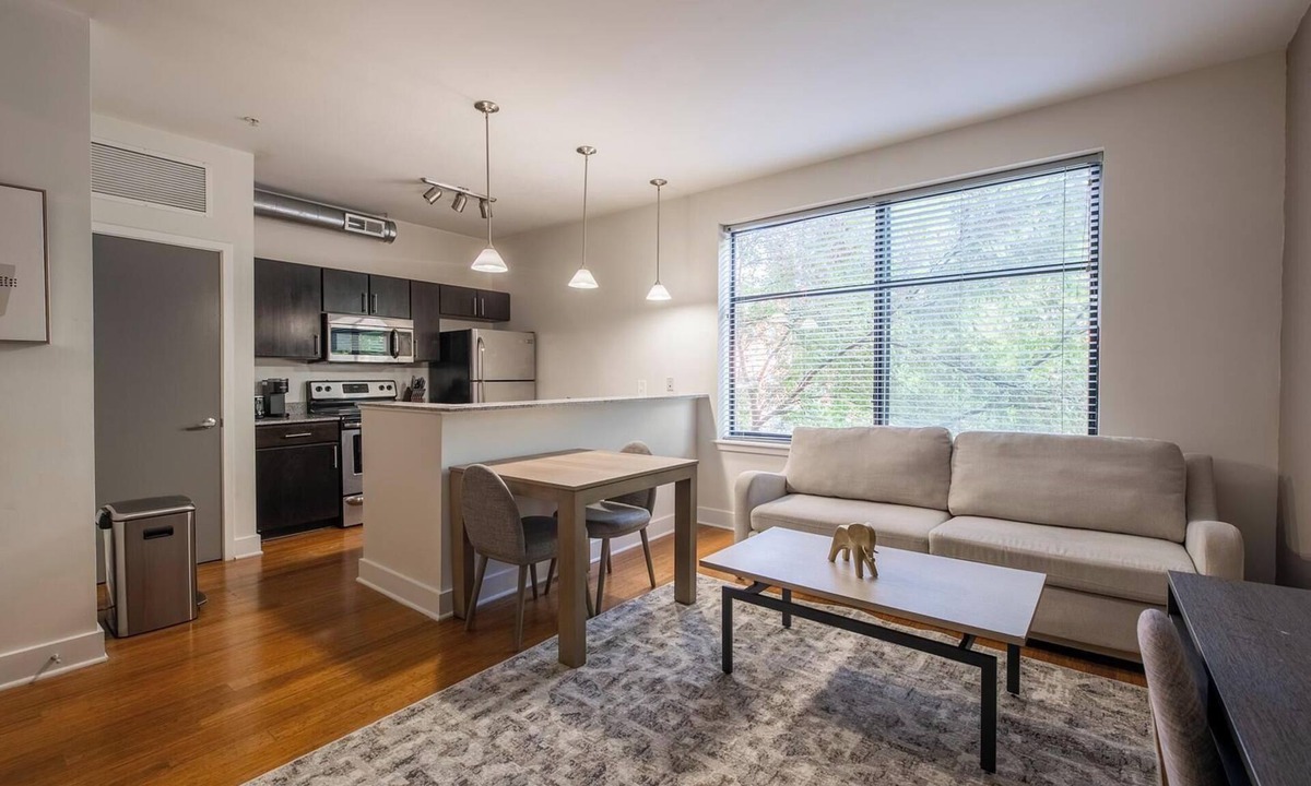 Church Hill Apartment | Landing | Stunning 1BD, Courtyard, Rooftop Lounge