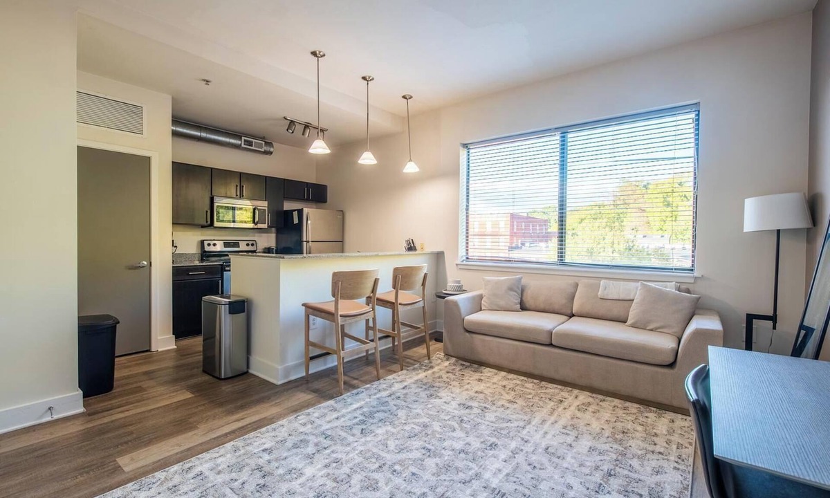 Church Hill Apartment | Landing | Stunning 1BD, Rooftop Lounge, Courtyard