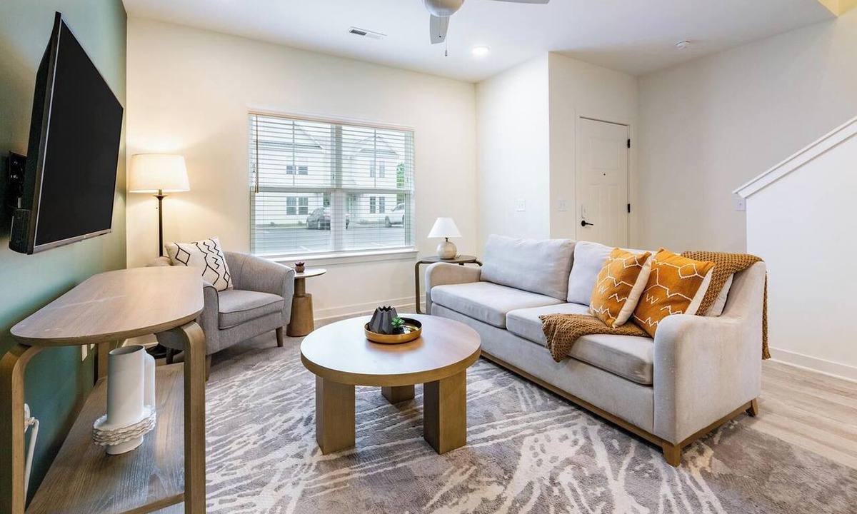 Wilmington Apartment | Landing | Stylish 2BD, Pool, Gym