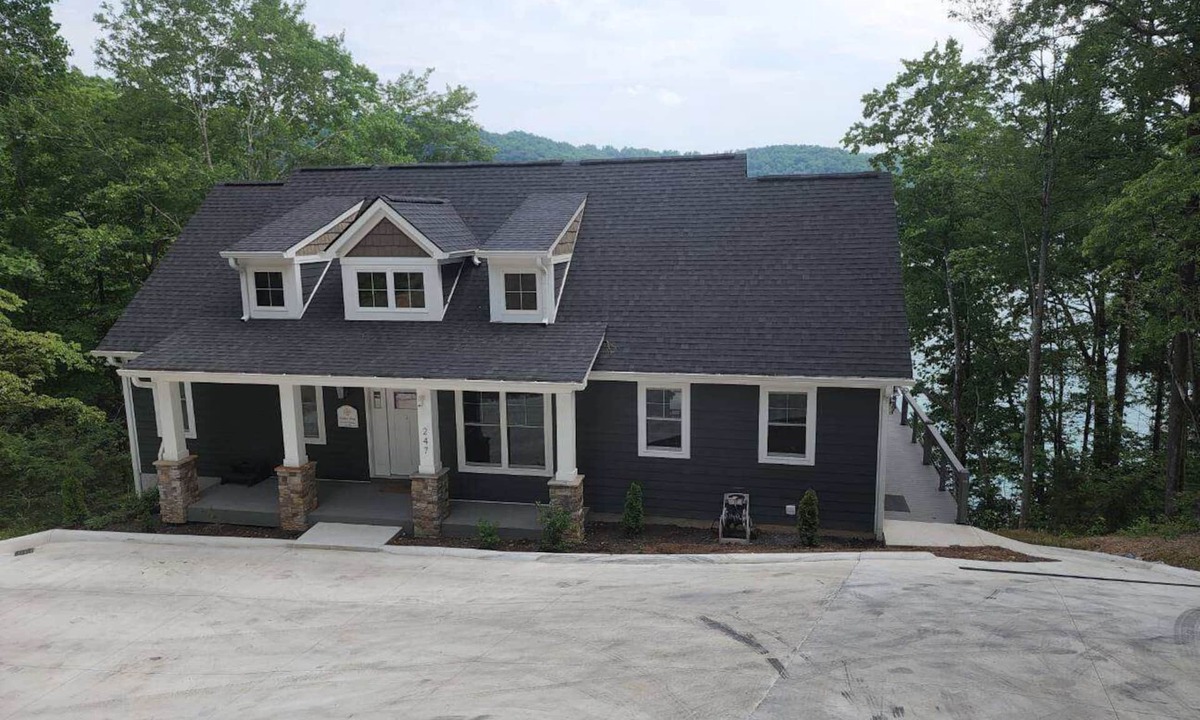Big Creek House | Large Lakefront home w/Private Dock in Big Creek, beautiful views!