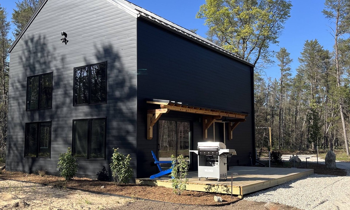 Crawford County House | Lavender Loft | A Light-Filled Home at The Uncommon Ranch