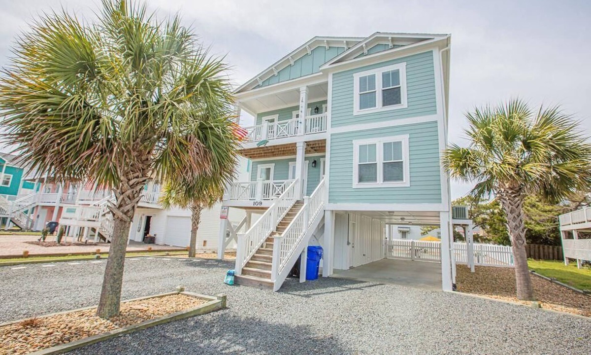 Holden Beach House | Life's A Beach: 4BR, 3BA home near Holden Beach, perfect for family fun!