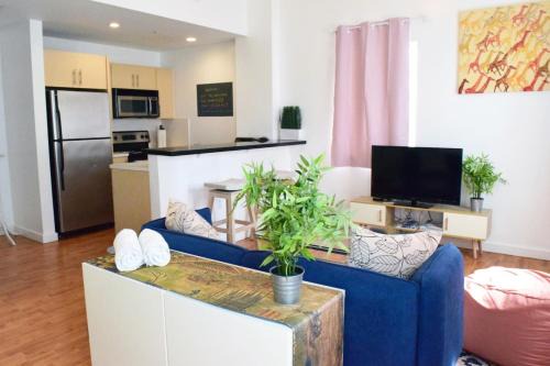 City Center House | Light-Filled Apt Steps to Beach Convention Center