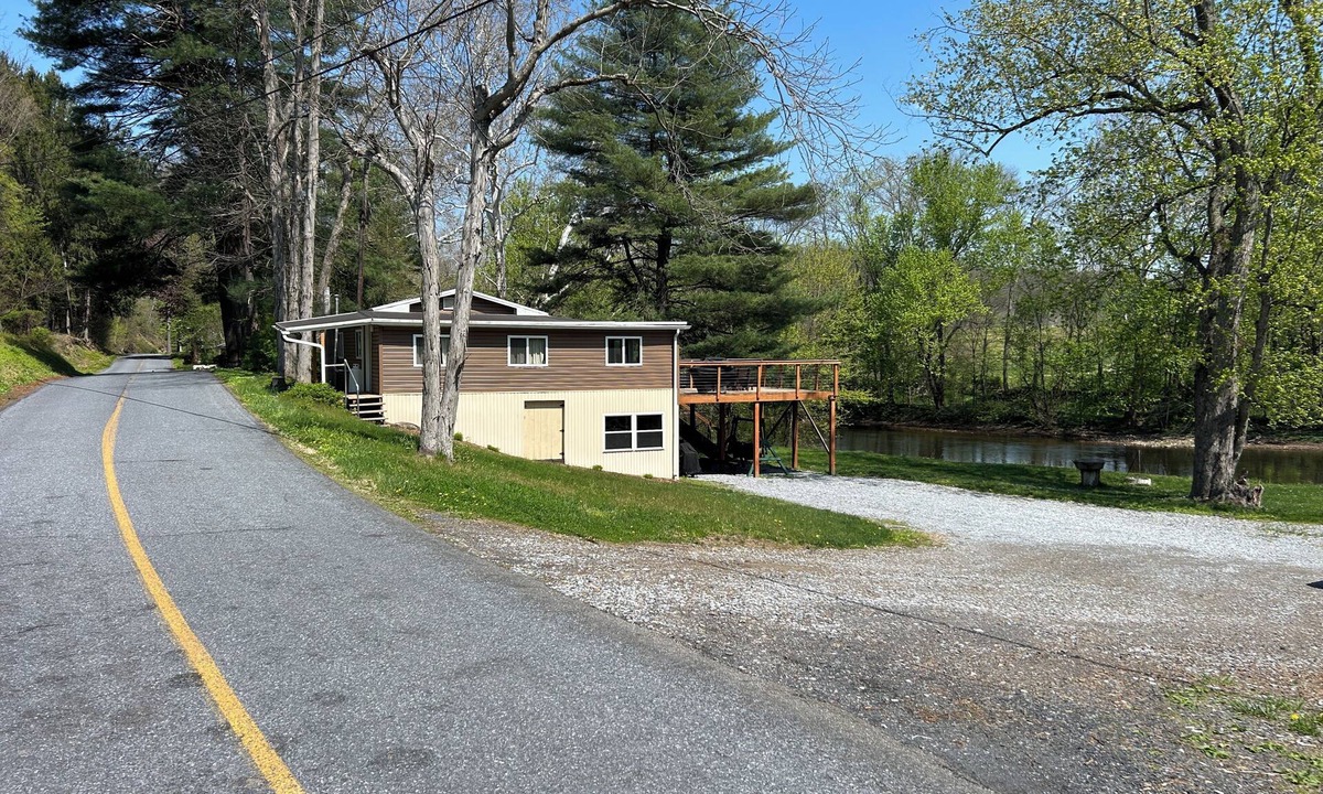 Duncannon House | Linton Lodge on Sherman's Creek 2-bedroom cabin in enjoyable Duncannon with AC