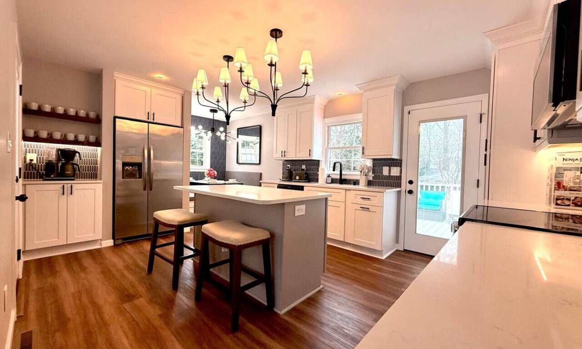 Durham House | Little Lake Lodge - Ranch Villa in RTP 10 mins to RDU