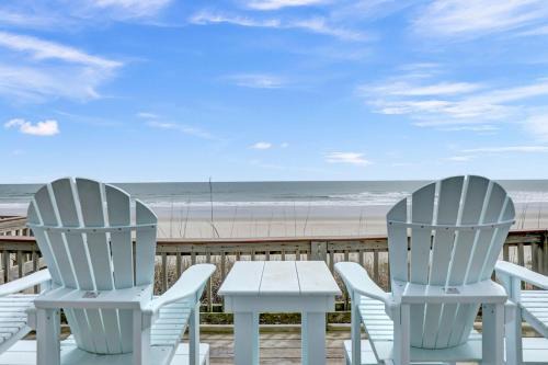 Ocean City Beach House | Livin' On A Prayer - Charming 3 bedroom oceanfront cottage