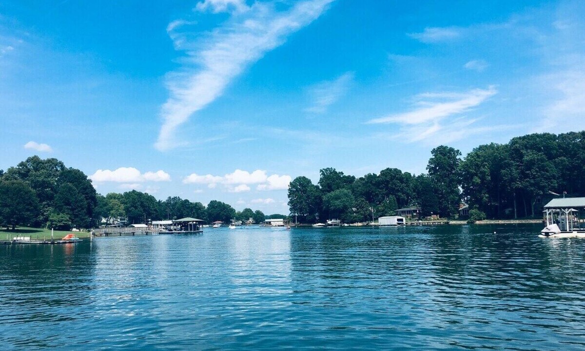 Westport House | LKN Lakefront Escape - 5BR, Hot Tub, Fire Pit, Kayaks, Boat Rental Options