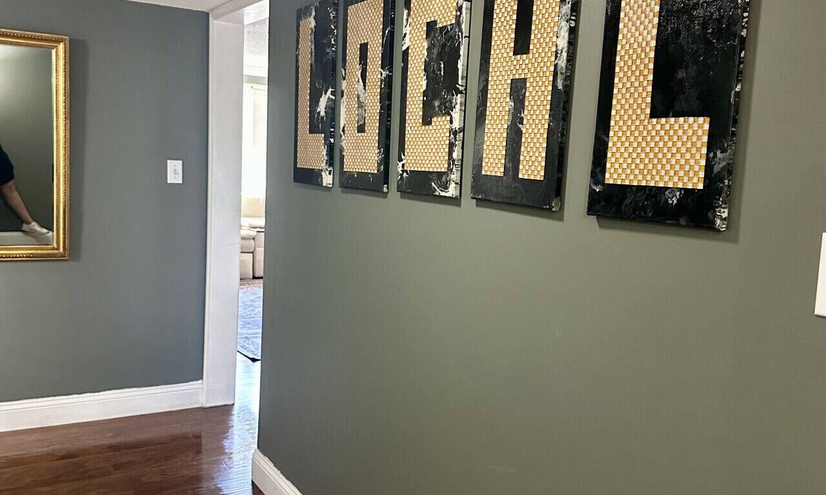 Downtown Knoxville Apartment | Local Life in KNOX! Pool+Campus+Downtown