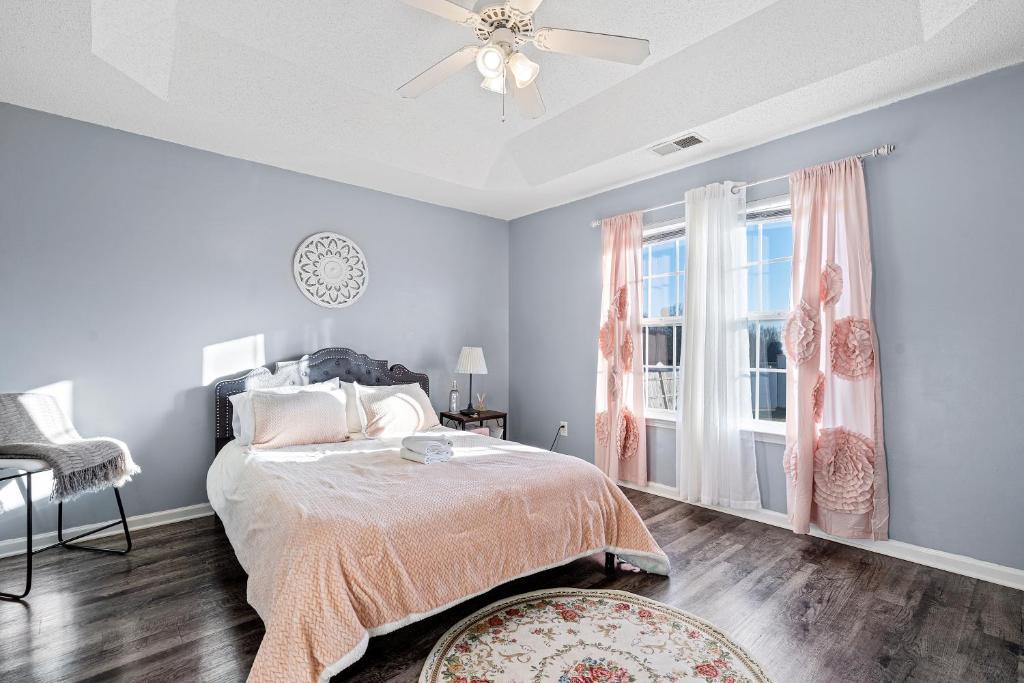 Charlotte House | Locked In