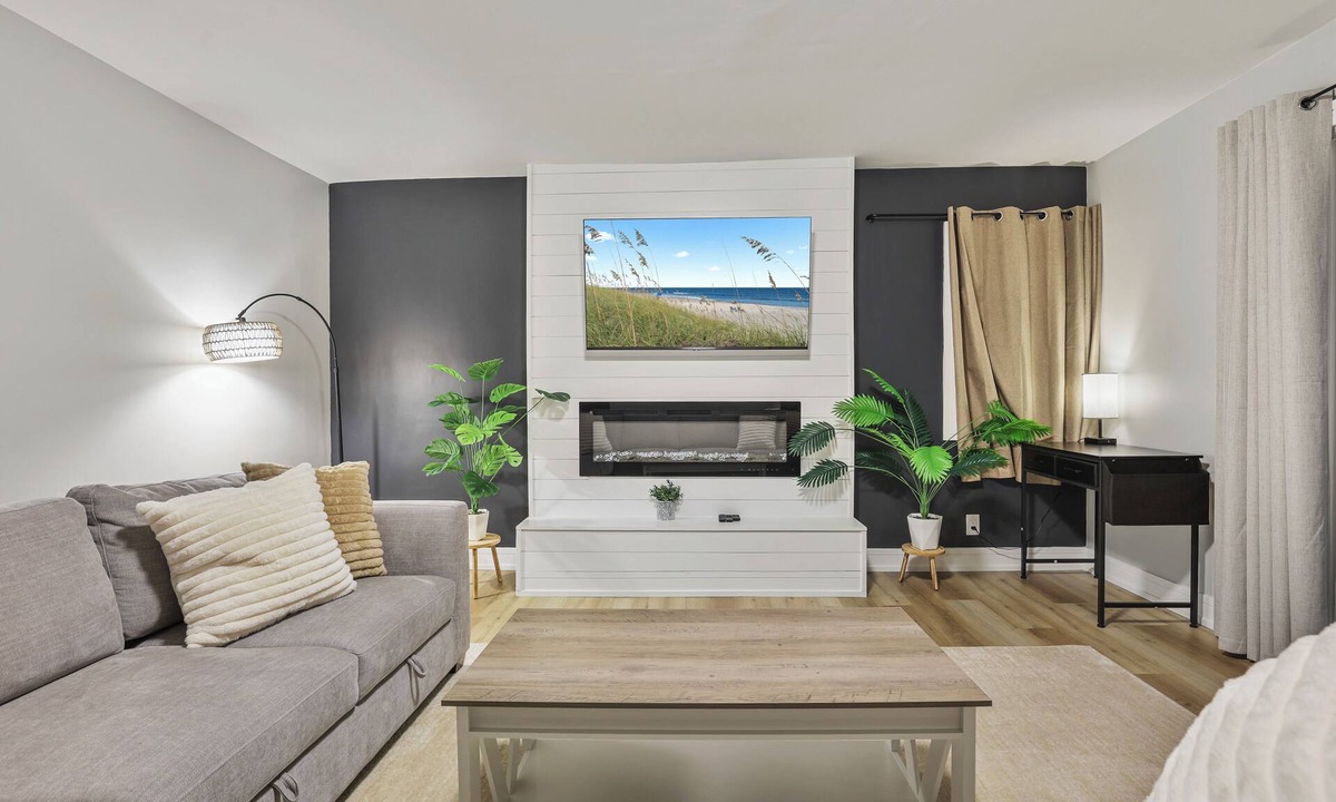 Burbank House | Love: A charming 3 BR-2.5 BA house in Burbank!