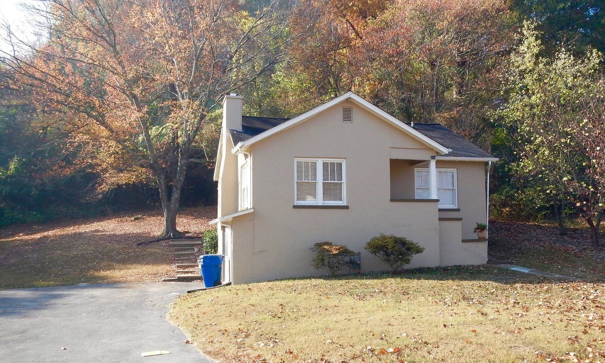 Red Bank House | Lovely Chattanooga 2br Home - 1.5 Miles To Downtown/north Shore, 1 Block To Park