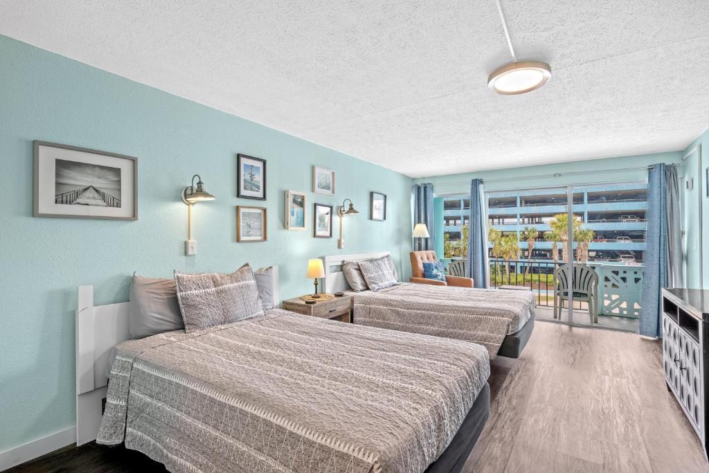 Myrtle Beach Apartment | Lovely Pool Front Studio
